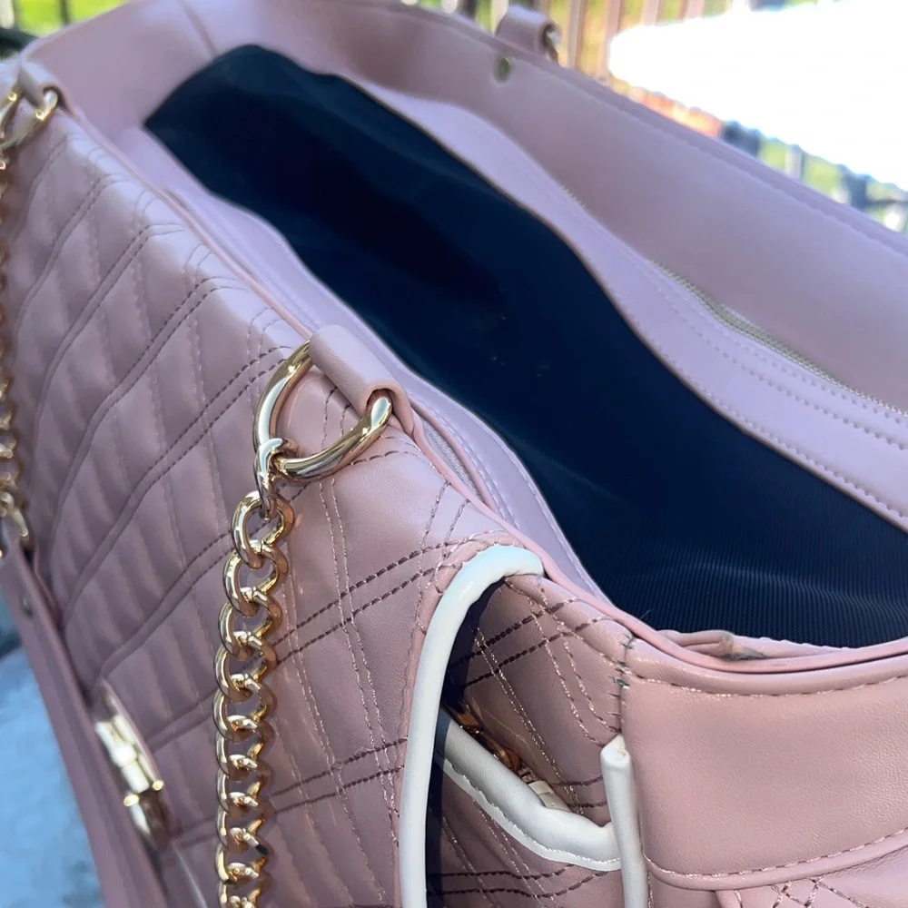 Amazon Pink Quilted Pet Carrier with Gold Chain up to 8 lbs - Picture 7 of 12